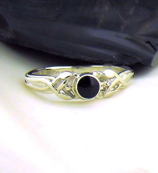 Whitby Jet & Silver Ring AR1-8